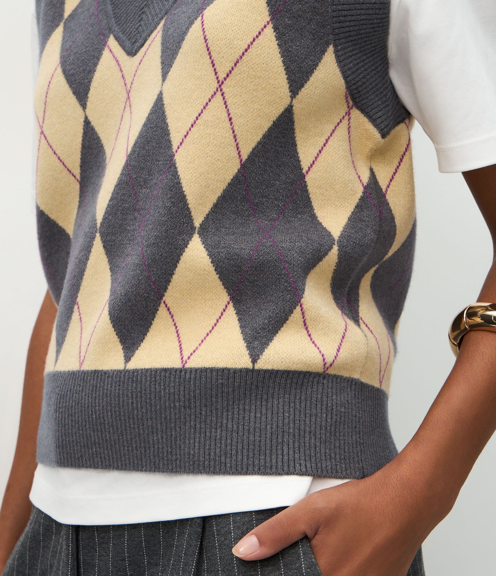 Colete Curto em Tricô com Estampa Xadrez Amarelo/Cinza 4