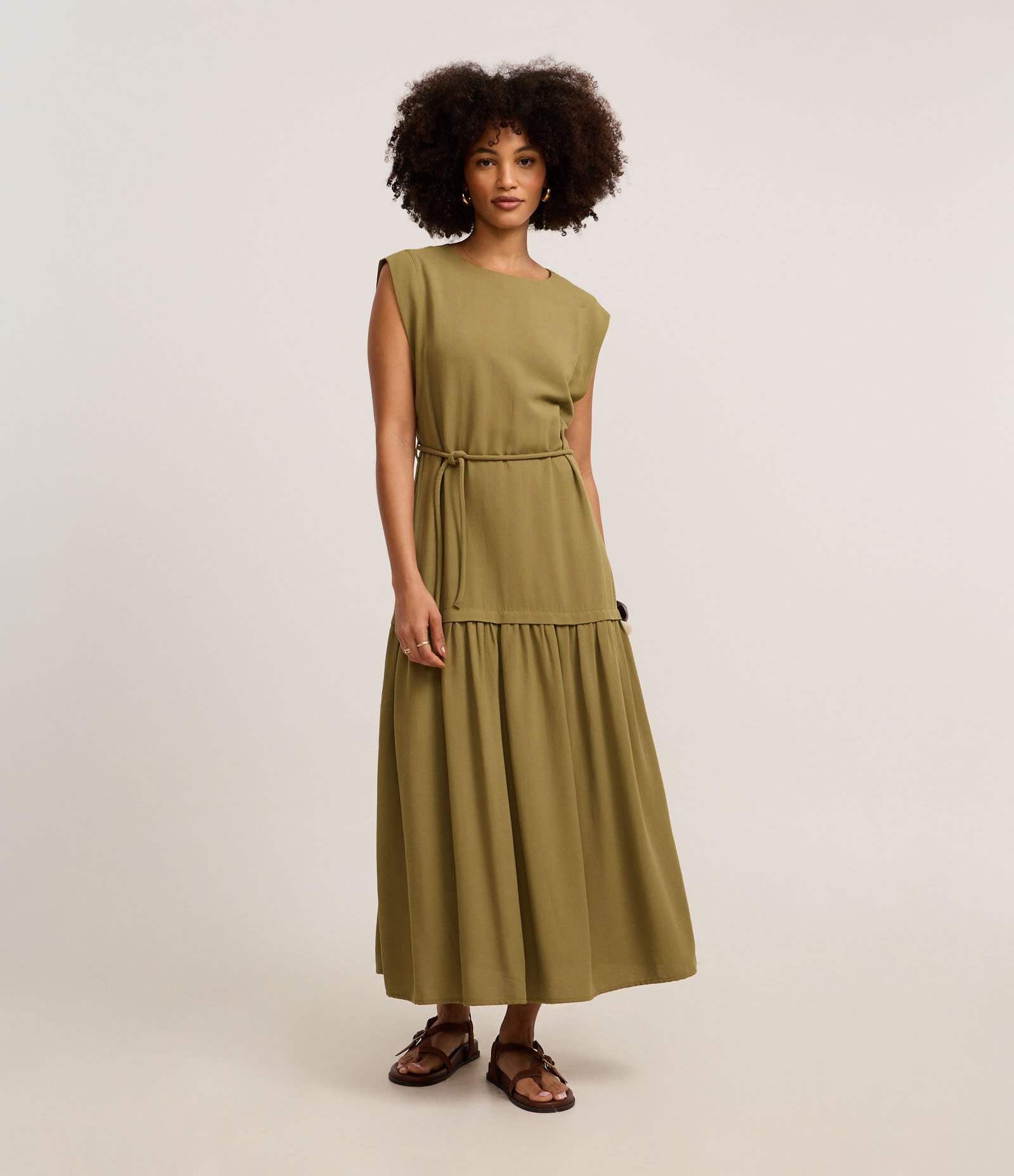 Vestido Evasê Midi em Viscolinho com Cinto Corda Verde Abacate 1