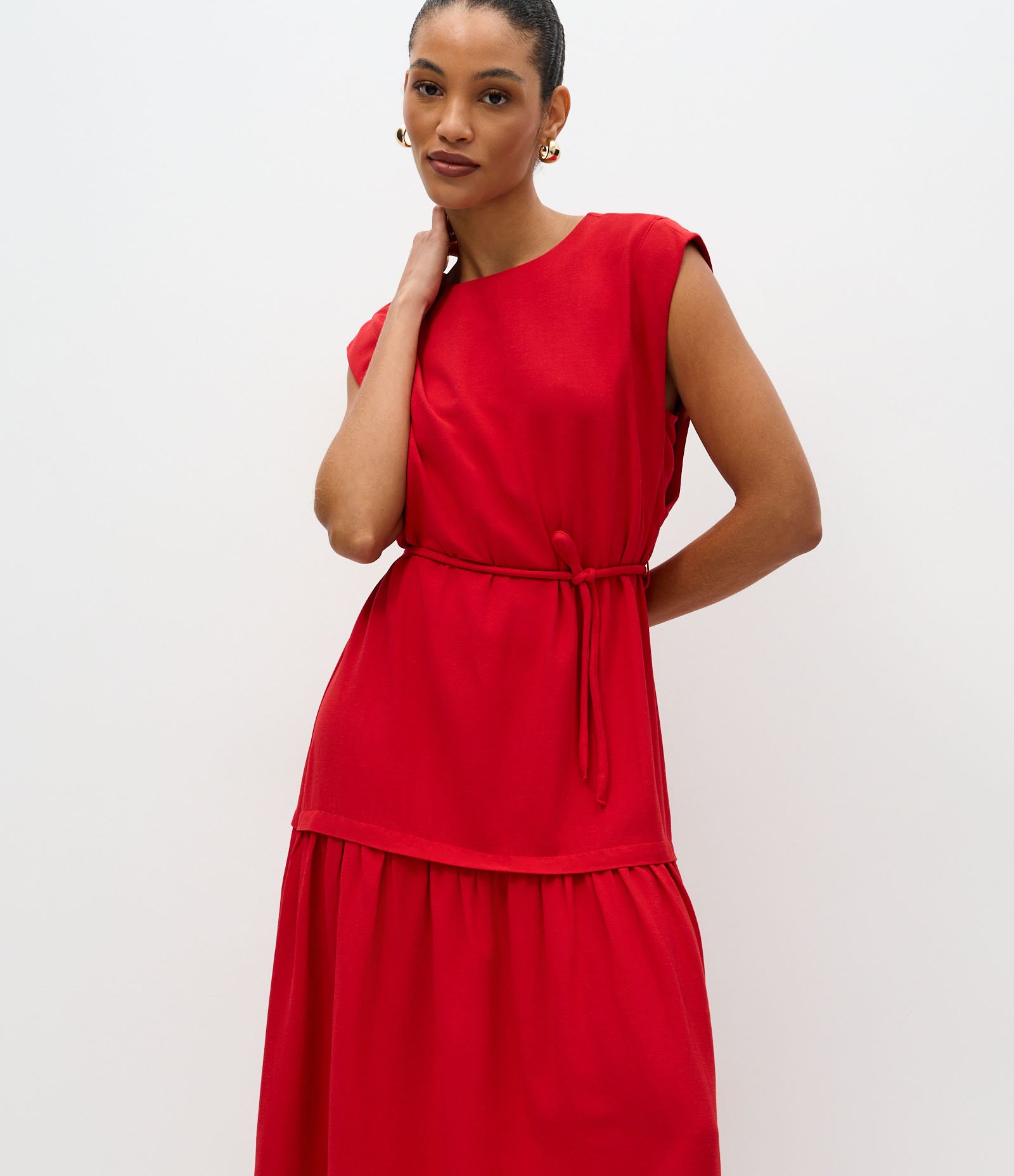 Vestido Evasê Midi em Viscolinho com Cinto Corda Vermelho 2