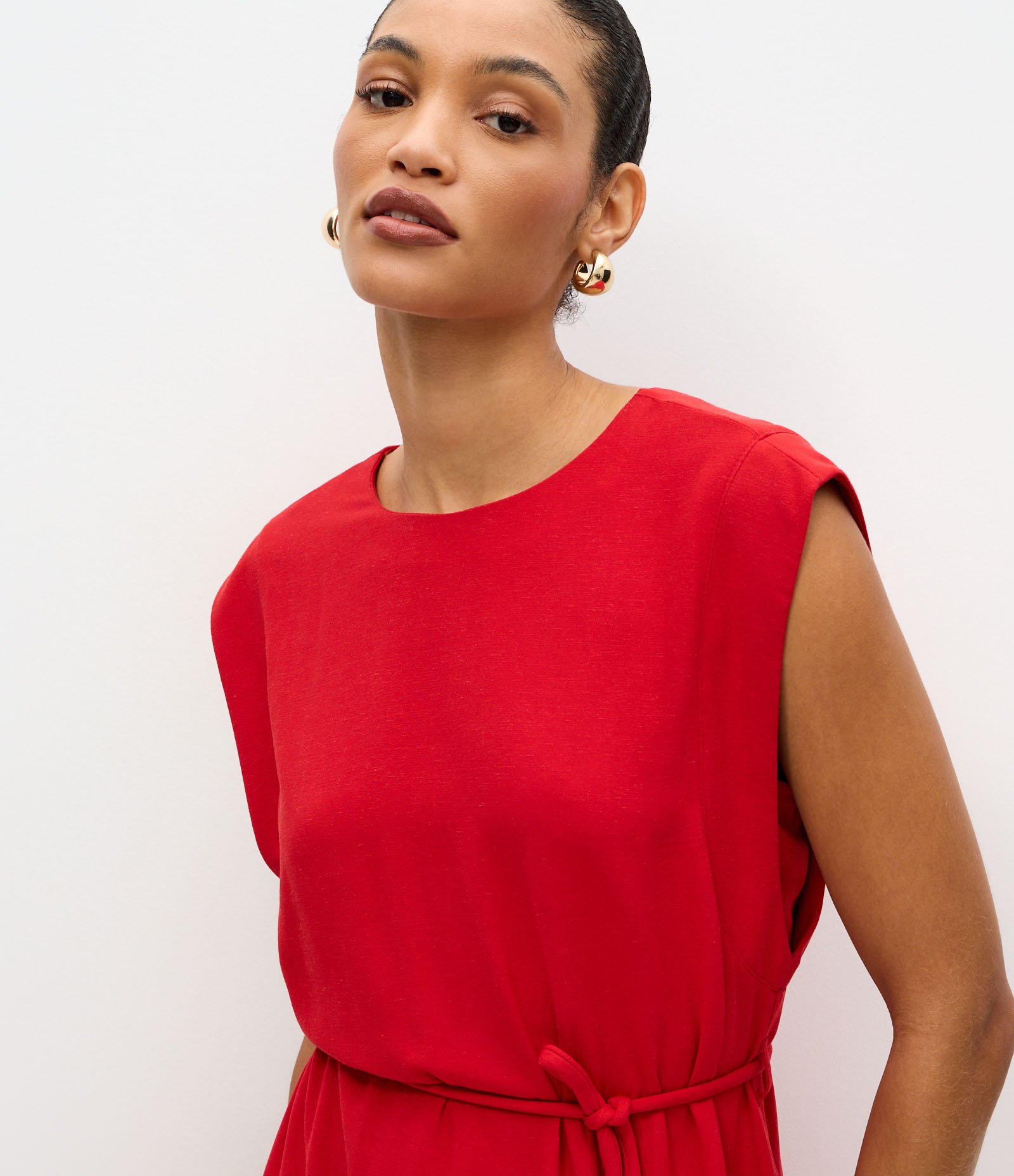 Vestido Evasê Midi em Viscolinho com Cinto Corda Vermelho 3