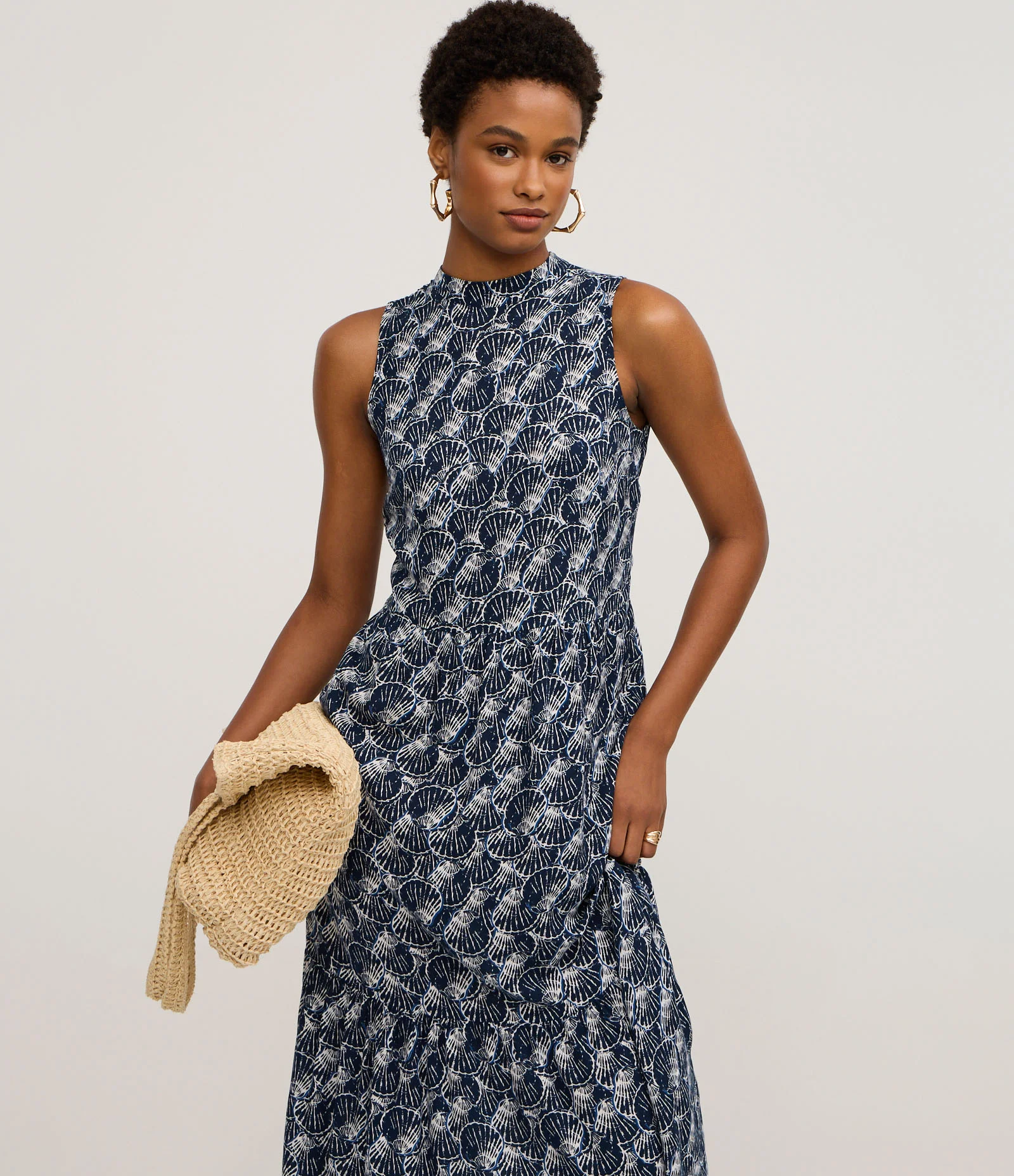 Vestido Evasê Longo em Viscose com Estampa Conchas Azul Marinho 1