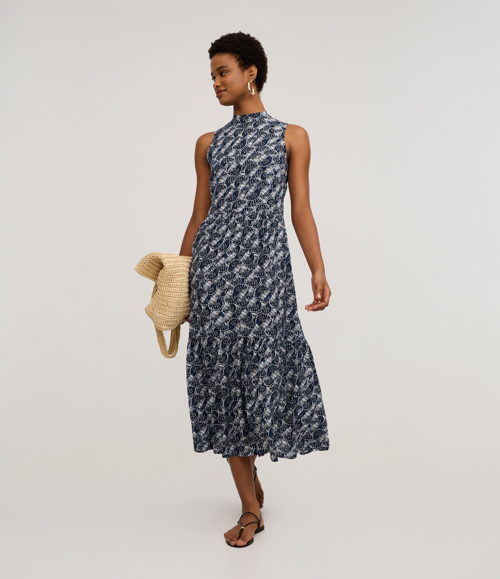 Vestido Evasê Longo em Viscose com Estampa Conchas Azul Marinho 2