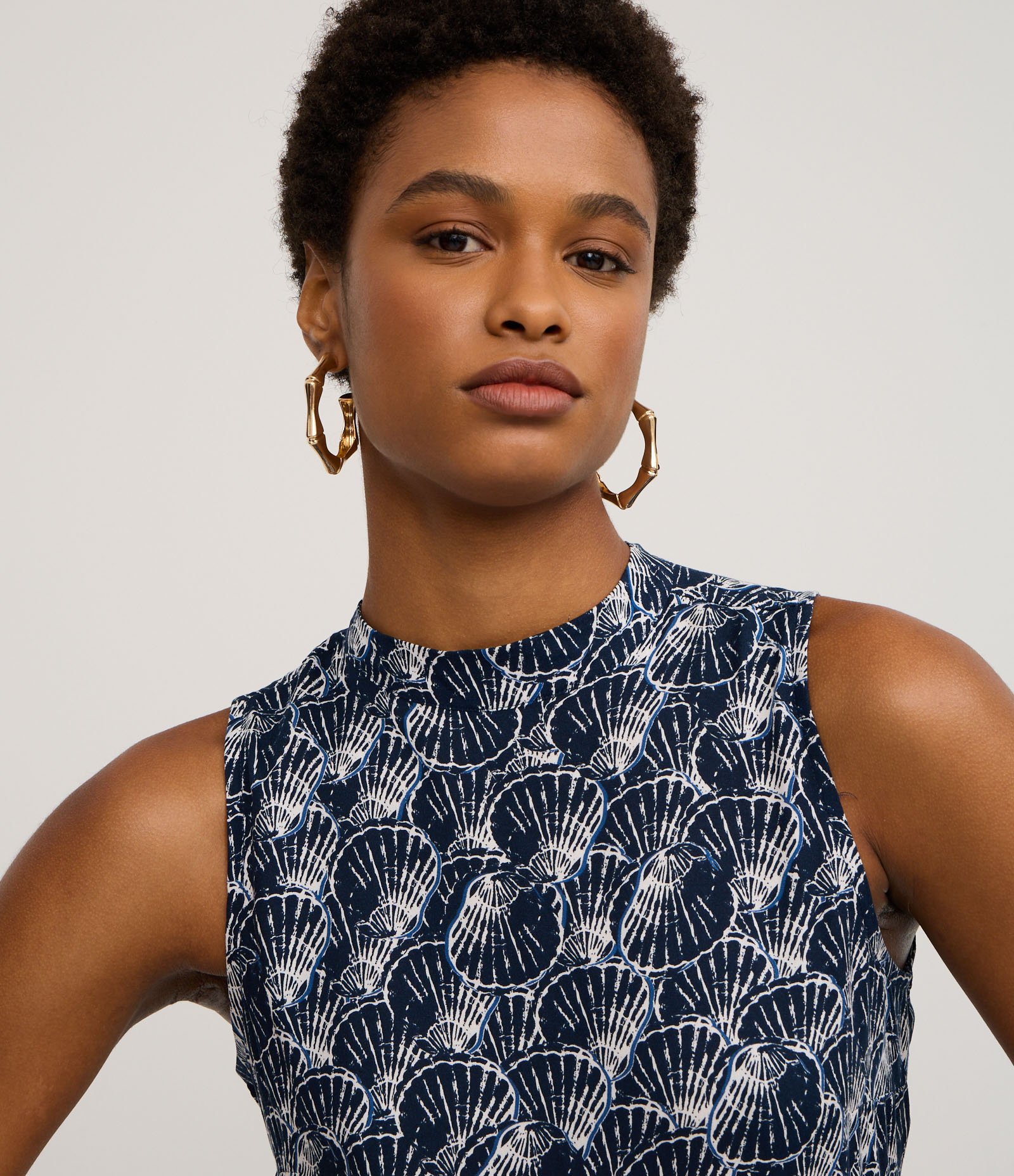 Vestido Evasê Longo em Viscose com Estampa Conchas Azul Marinho 3
