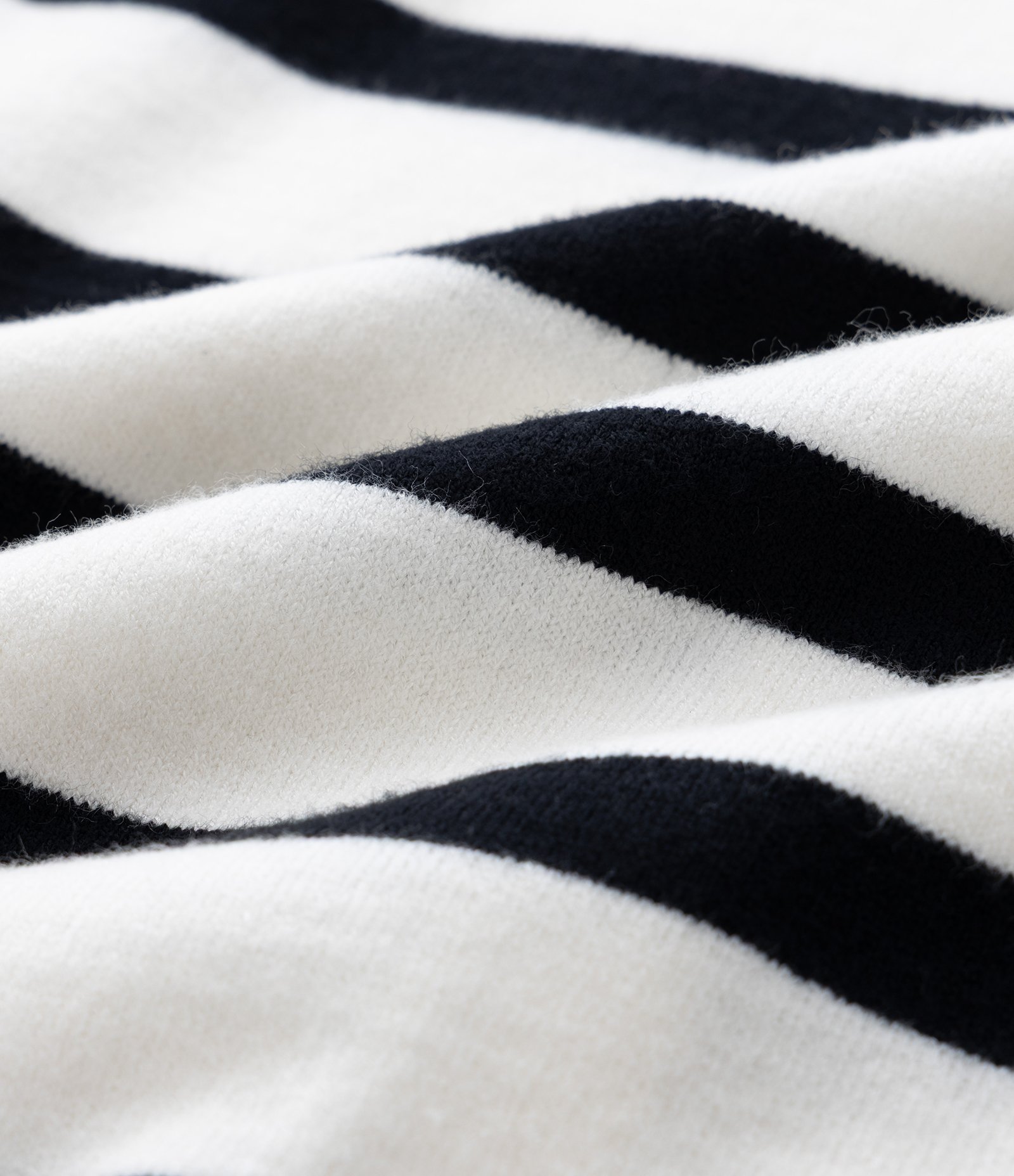 Cardigan Infantil em Tricô Listrado com Modelagem Ajustada – Tam 5 a 14 Anos Preto/Branco 4