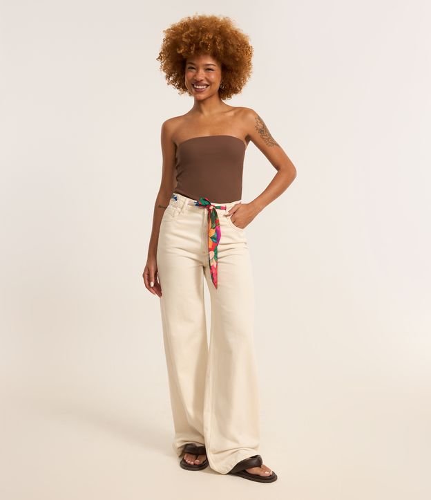 Calça Wide Leg em Sarja com Cinto Lenço Estampado