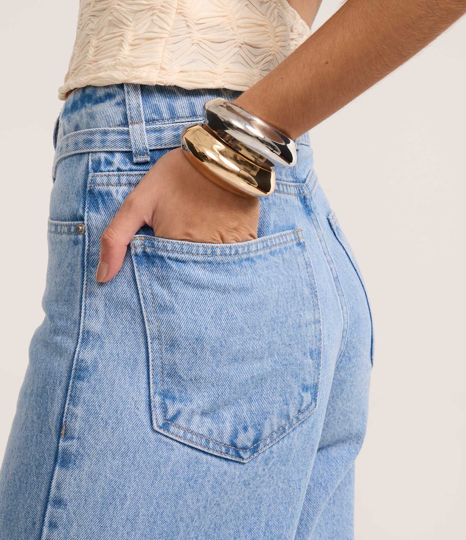 Calça Wide Leg Cintura Alta em Jeans com Cinto de Tecido Claro 5