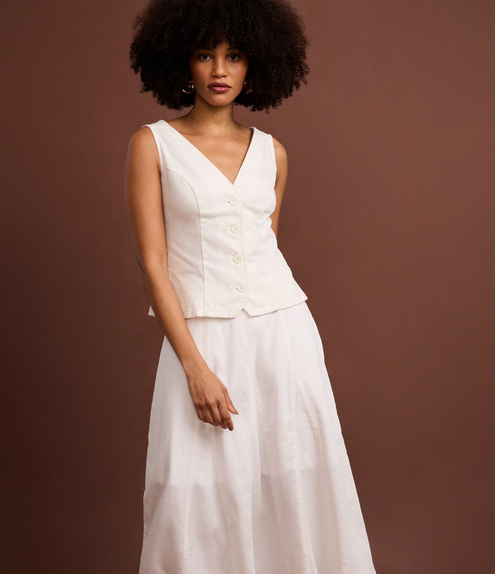 Saia Evasê Midi em Sarja com Recortes e Nesgas Off White 5