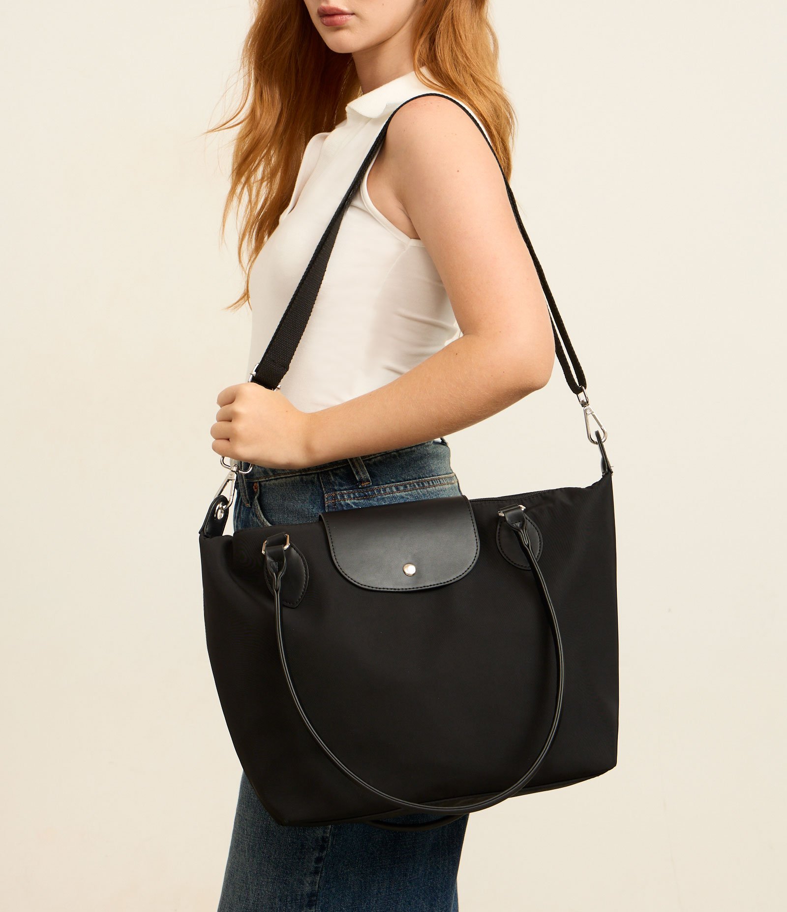 Bolsa Grande com Zíper Lapela e Alça Dupla Preto 9