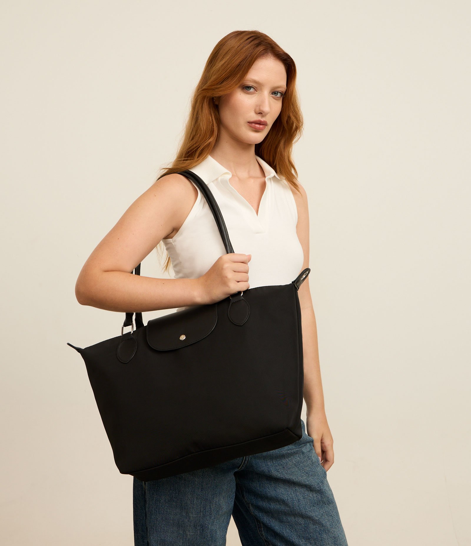 Bolsa Grande com Zíper Lapela e Alça Dupla Preto 1