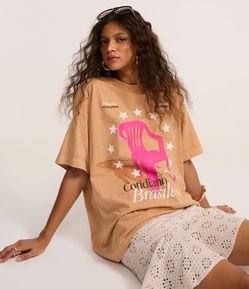 Camiseta T-shirt Over em Algodão com Estampa Cotidiano Brasileiro