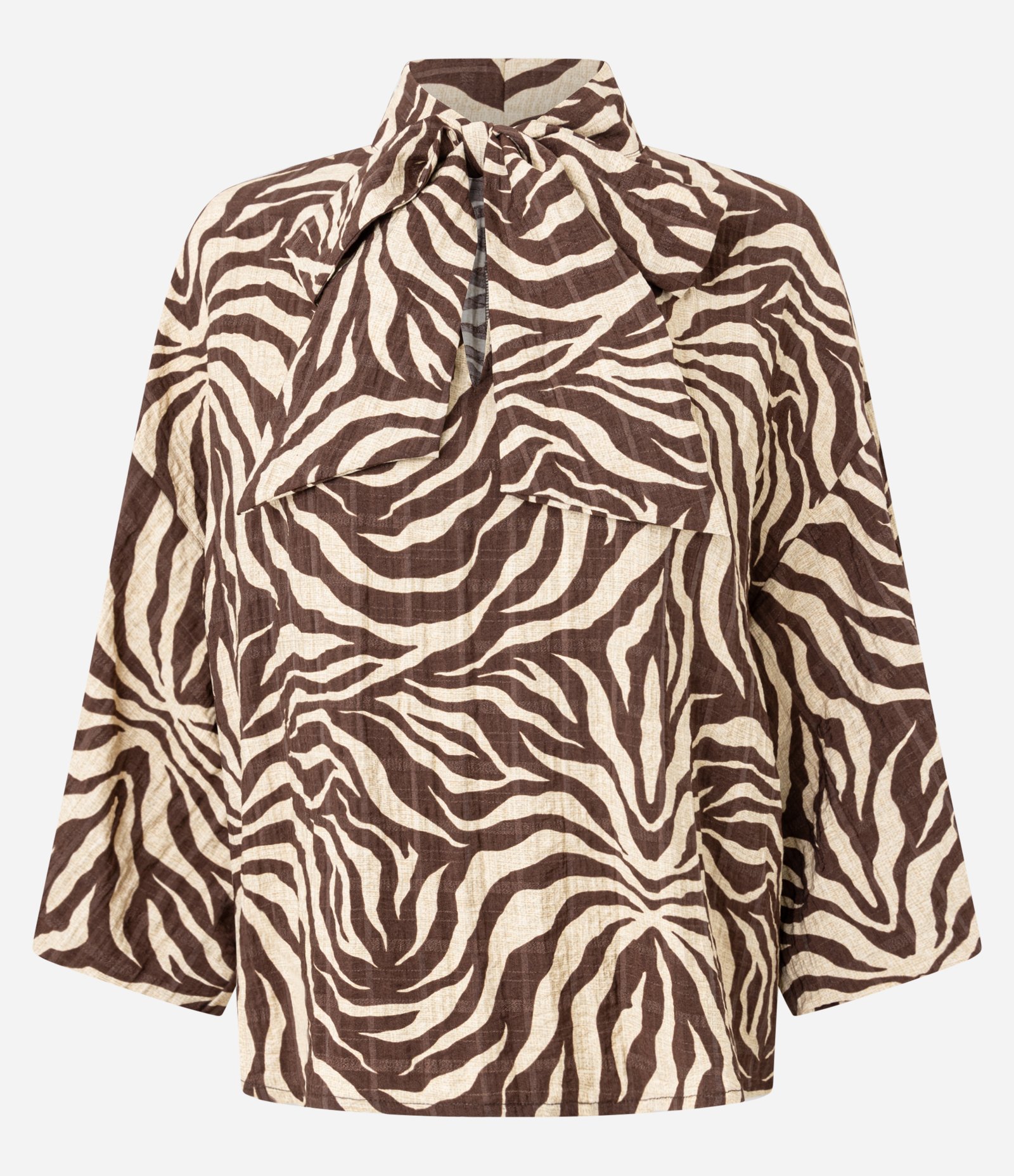 Blusa em Viscose com Gola Laço e Estampa Animal Print Oncinha 1