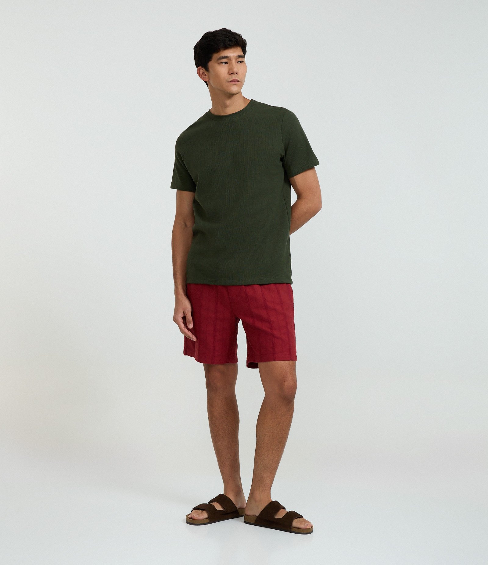 Bermuda Reta Texturizada com Cós Elástico Vermelho 1