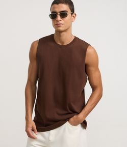 Regata Machão em Algodão com Gola Redonda e Etiqueta na Barra