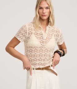 Blusa em Tricô de Efeito Crochê com Gola Polo