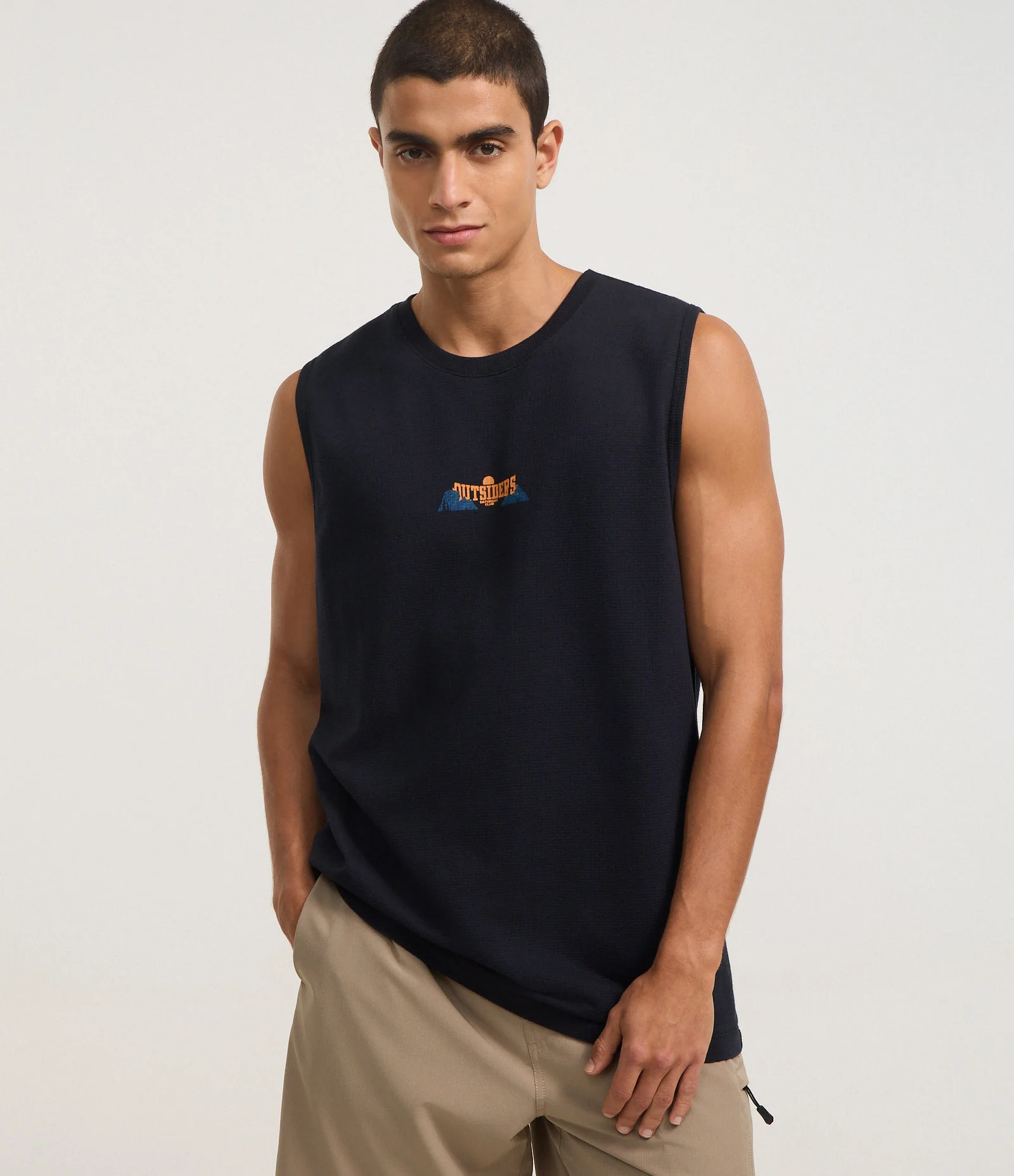 Regata Comfort em Algodão com Estampa Lettering  Outsiders Texturizada Preto 1