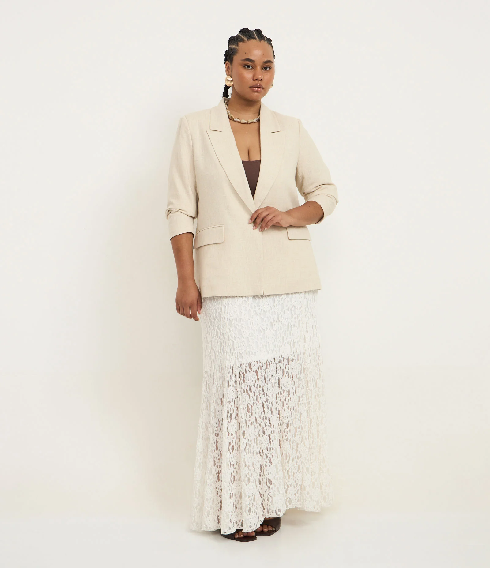 Blazer Regular em Viscolinho com Botão Único e Forro Listrado Curve & Plus Size Bege 2