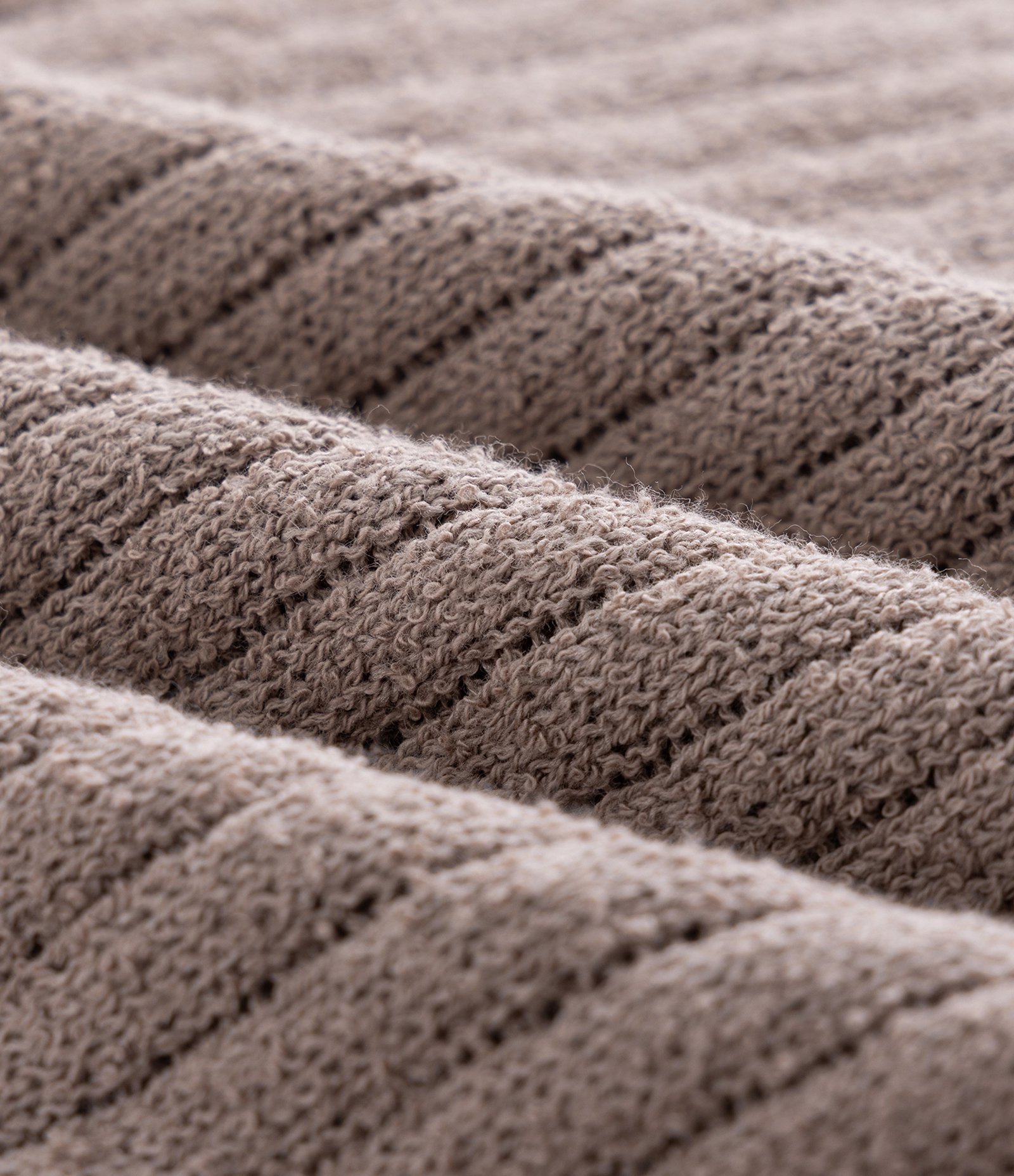 Camisa Polo Comfort em Tricô com Gola V e Texturizada Marrom 9