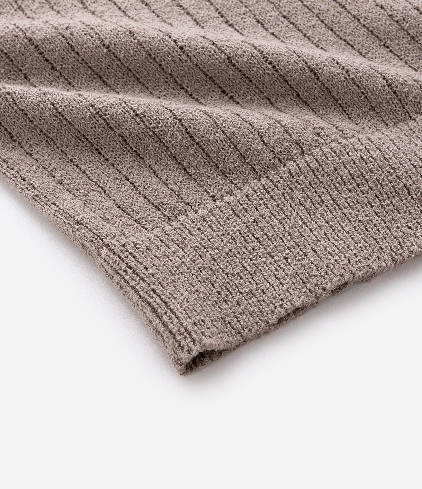 Camisa Polo Comfort em Tricô com Gola V e Texturizada Marrom 11