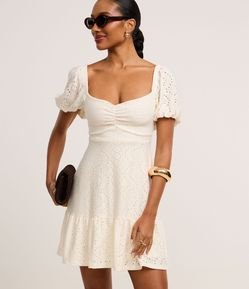 Vestido Curto em Laise com Manga Bufante e Bordado Vazado