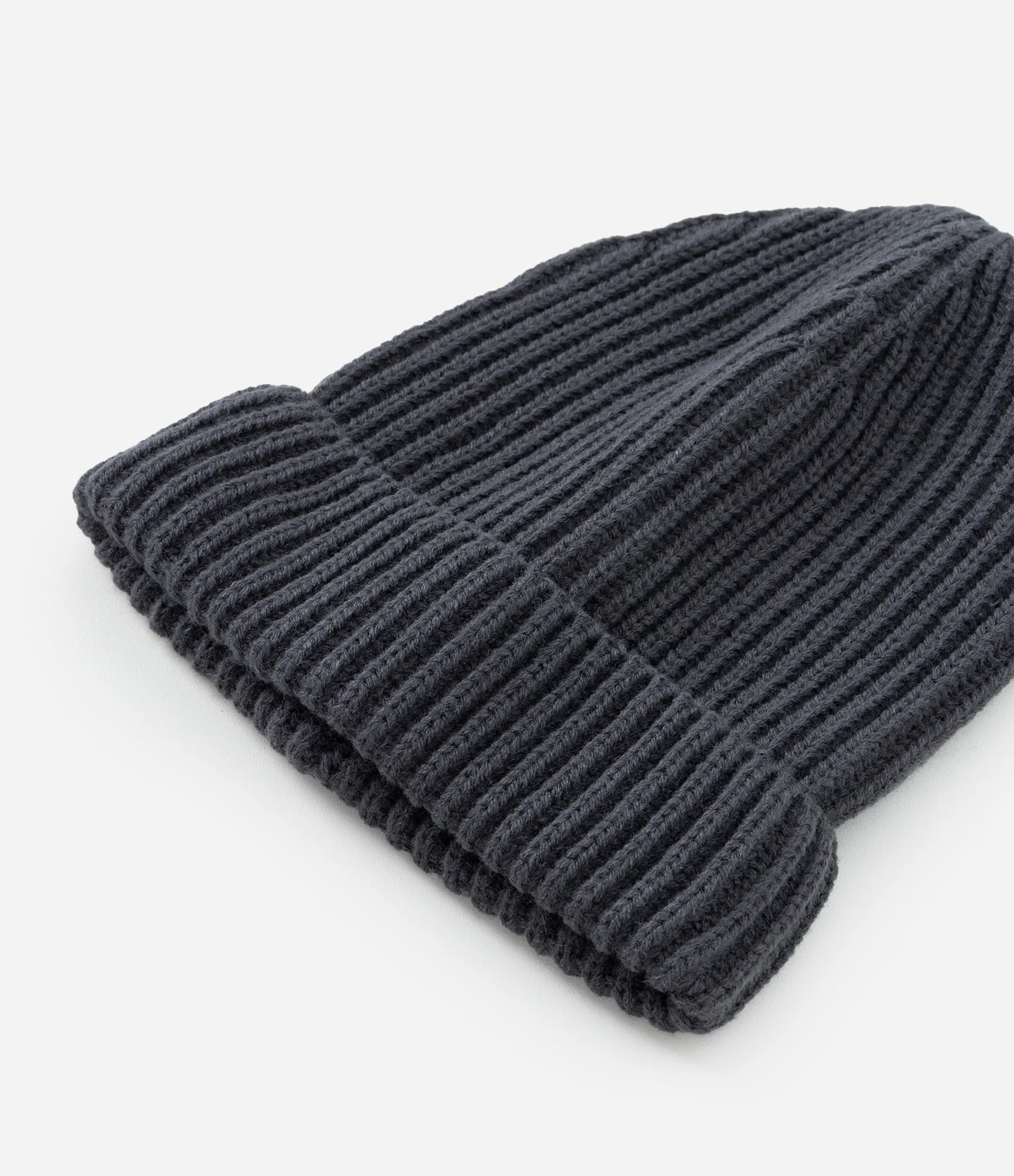 Touca Infantil em Tricô Leve com Dobra – Tam U Cinza 2