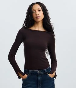 Sueter Tricô em Viscose com Decote Canoa