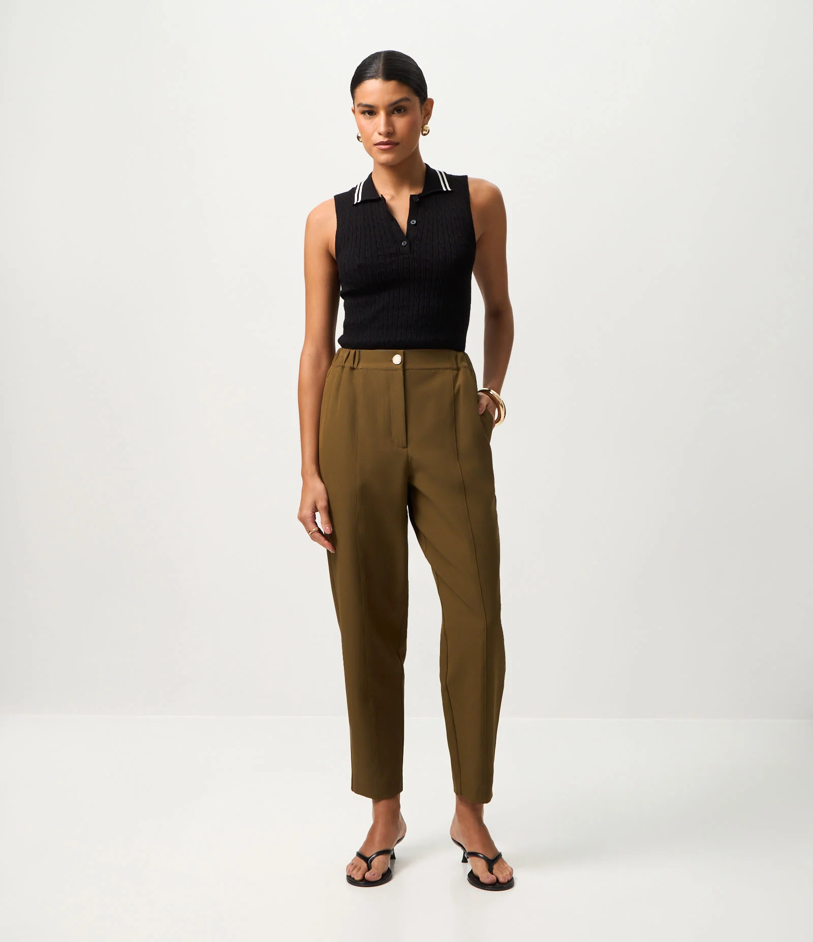 Calça Cenoura em Crepe com Cós de Elástico Verde 1