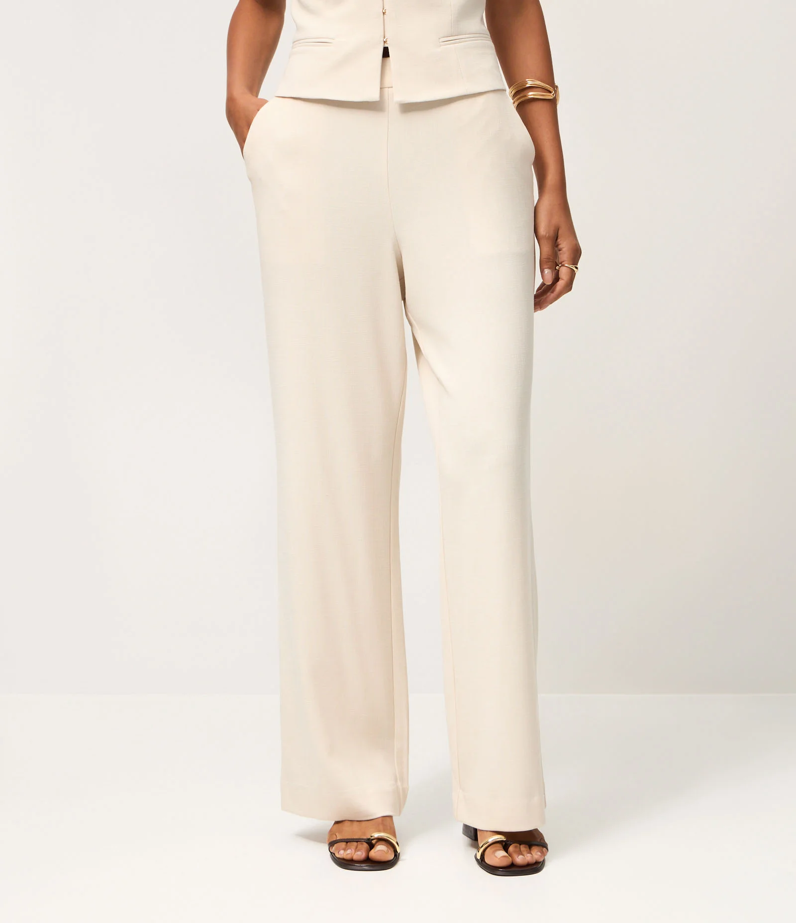 Calça Reta em Alfaiataria com Zíper Lateral Bege 4