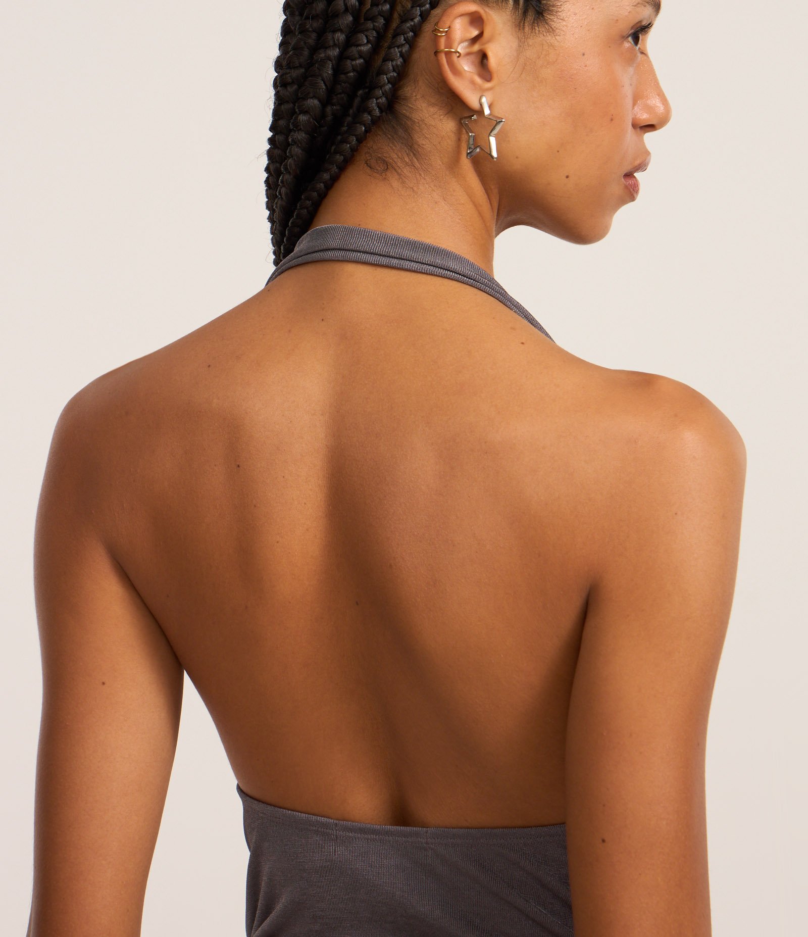 Blusa Frente Única em Microfibra com Decote Degagê Cinza 4