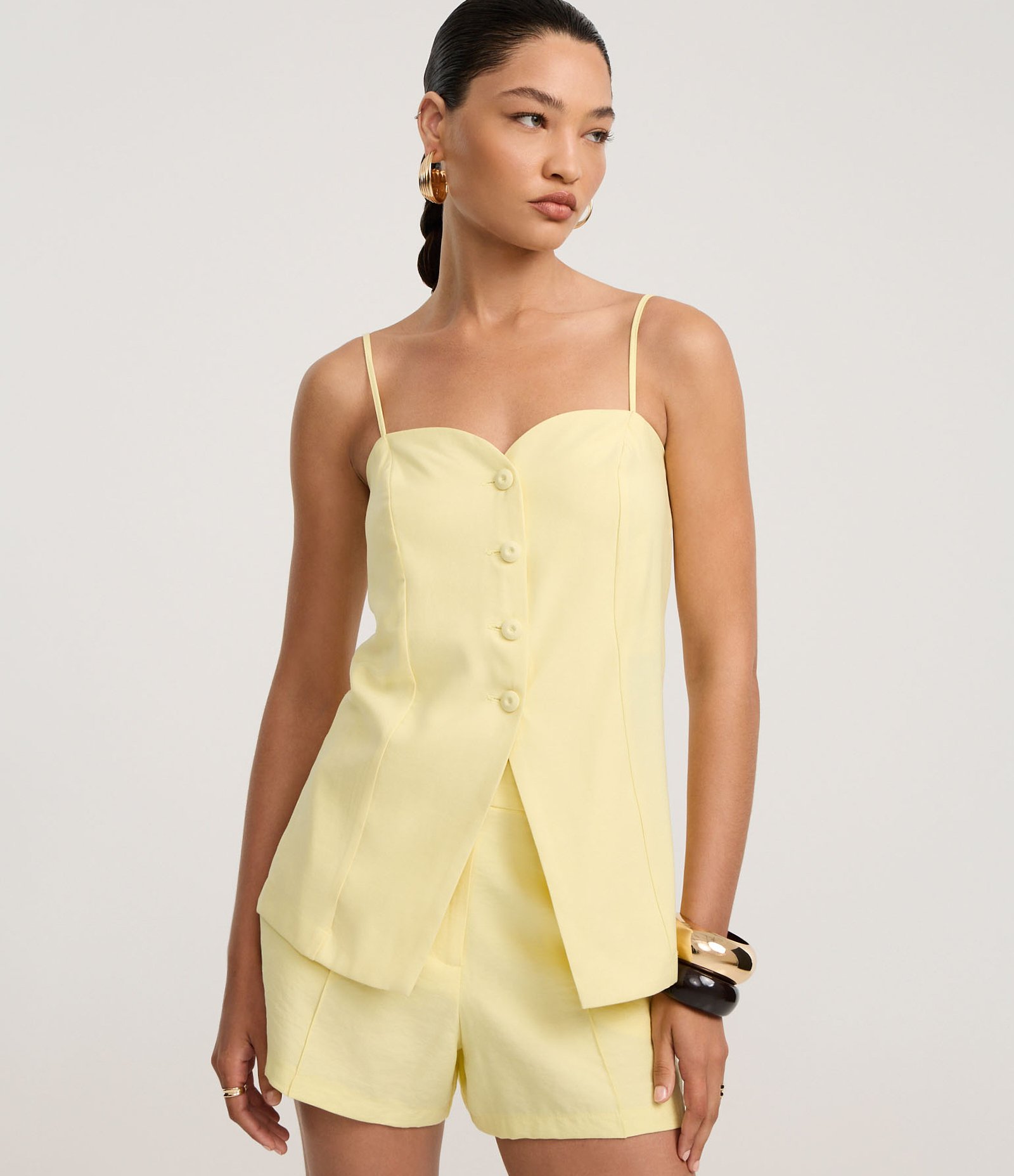 Blusa de Alça em Viscose com Decote Coração e Botões Amarelo 1