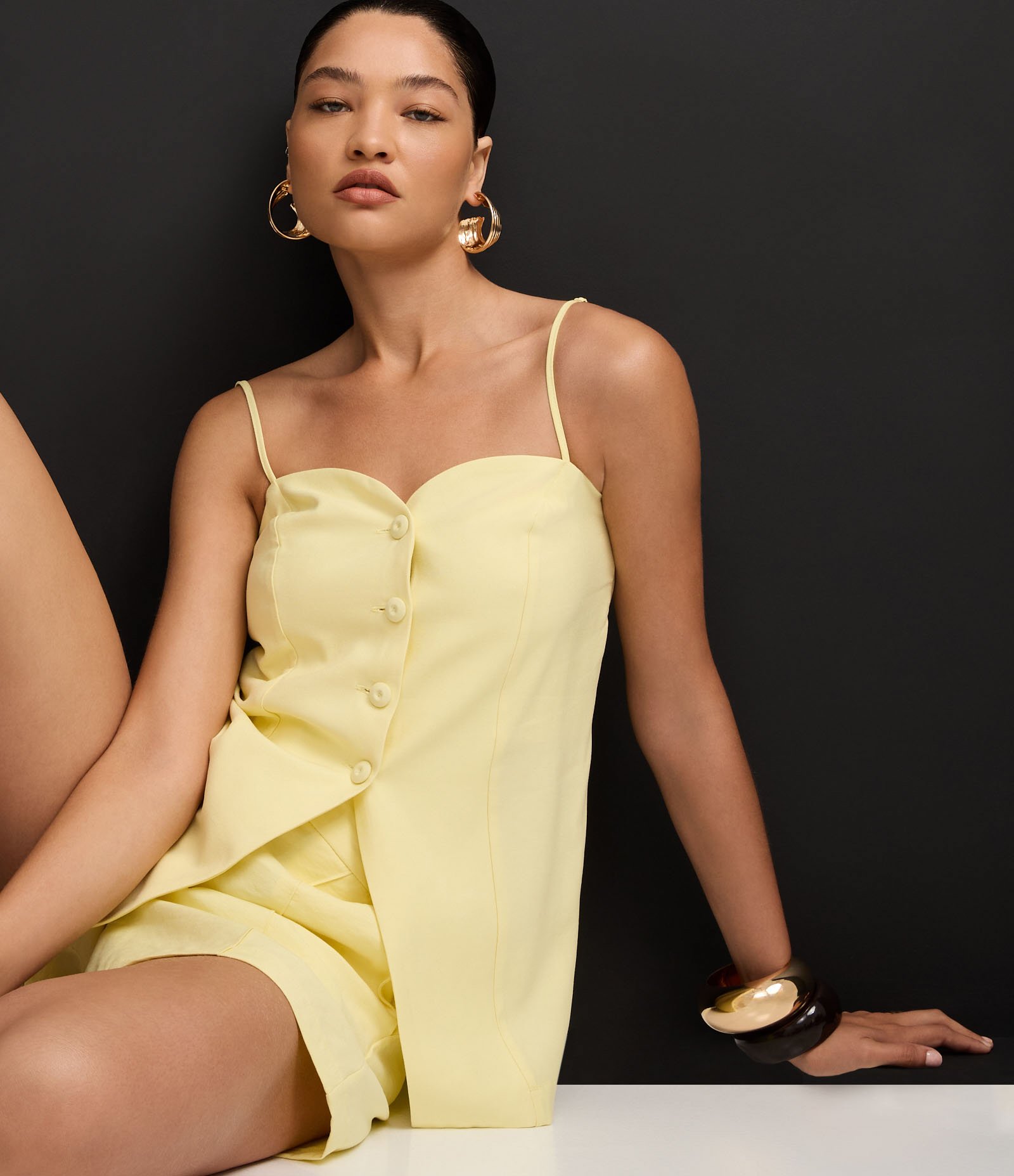 Blusa de Alça em Viscose com Decote Coração e Botões Amarelo 6