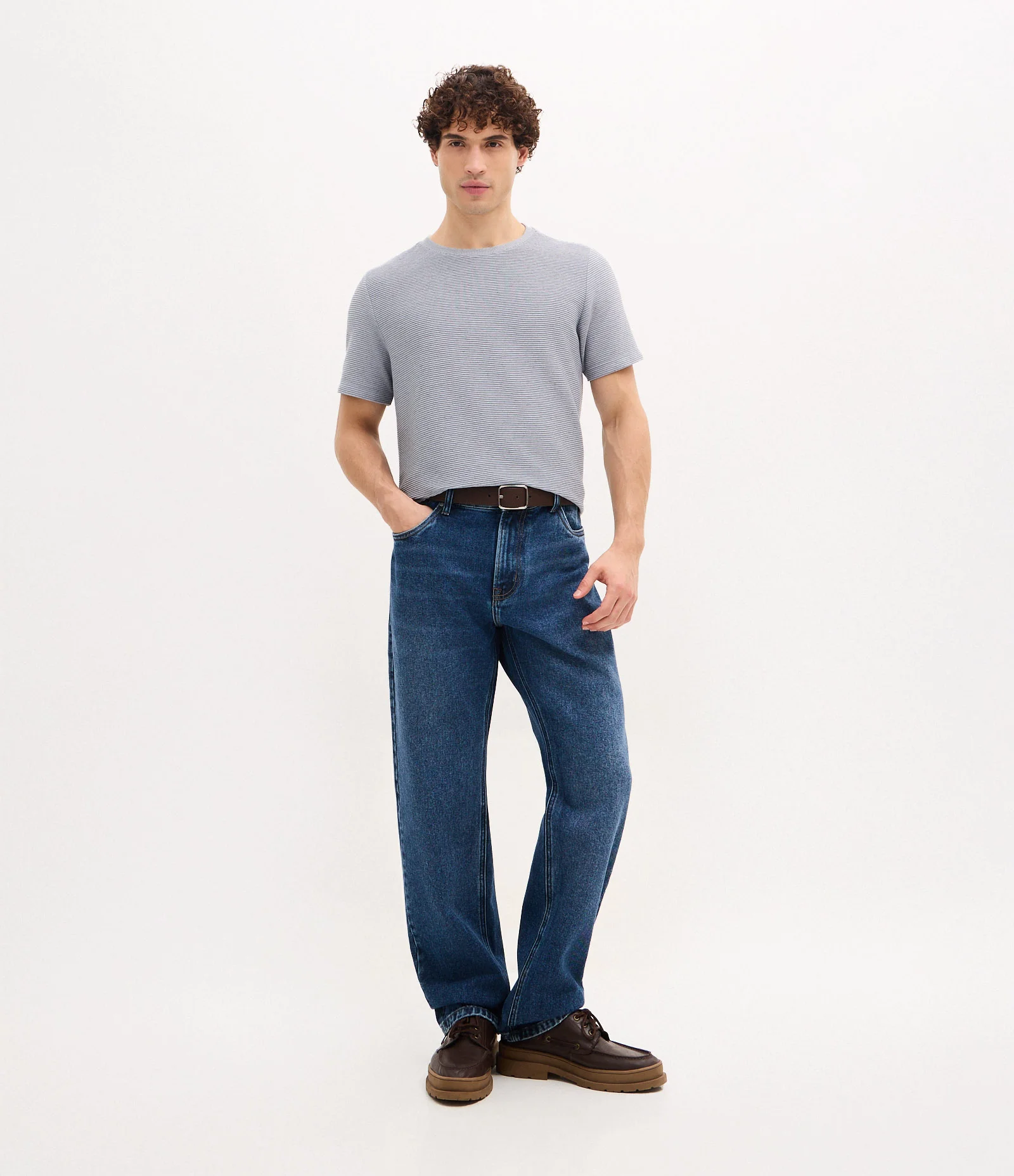 Calça Reta em Jeans com Lavagem Escura Azul Médio 1
