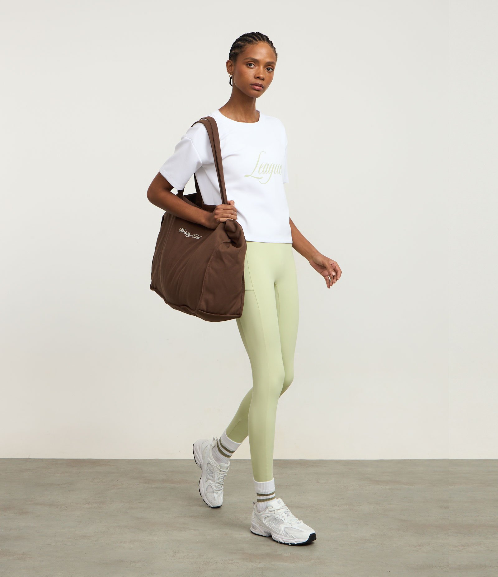 Camiseta Cropped Esportiva em Modal com Mangas Curtas Branco 2