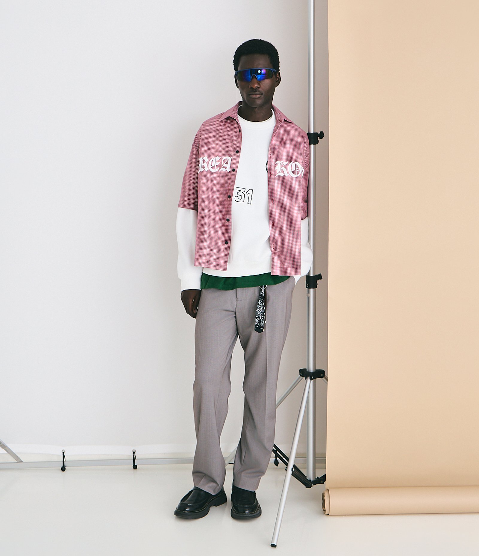 Moletom Boxy Esportivo com Bordados e Recortes Branco 2