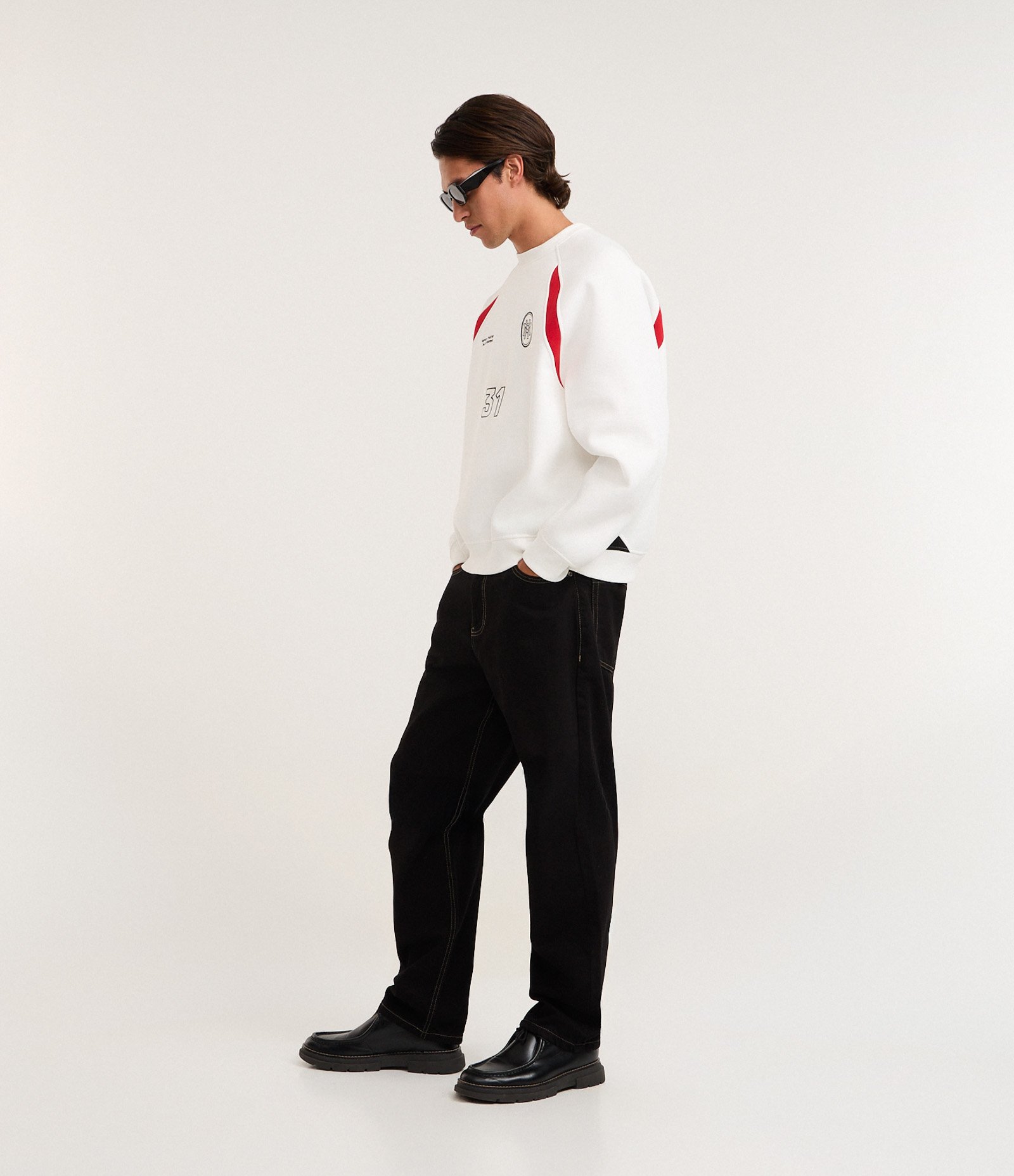 Moletom Boxy Esportivo com Bordados e Recortes Branco 7