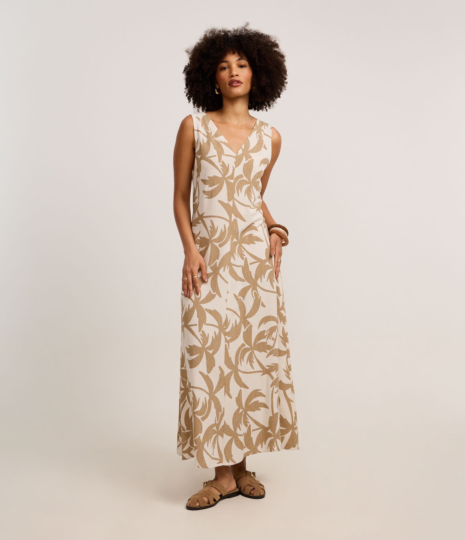 Vestido Evasê Midi em Viscolinho com Estampa Folhagem Marrom/Off White 2