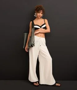 Saída de Praia Calça Sportcore em Linho e Viscose com Listras Laterais