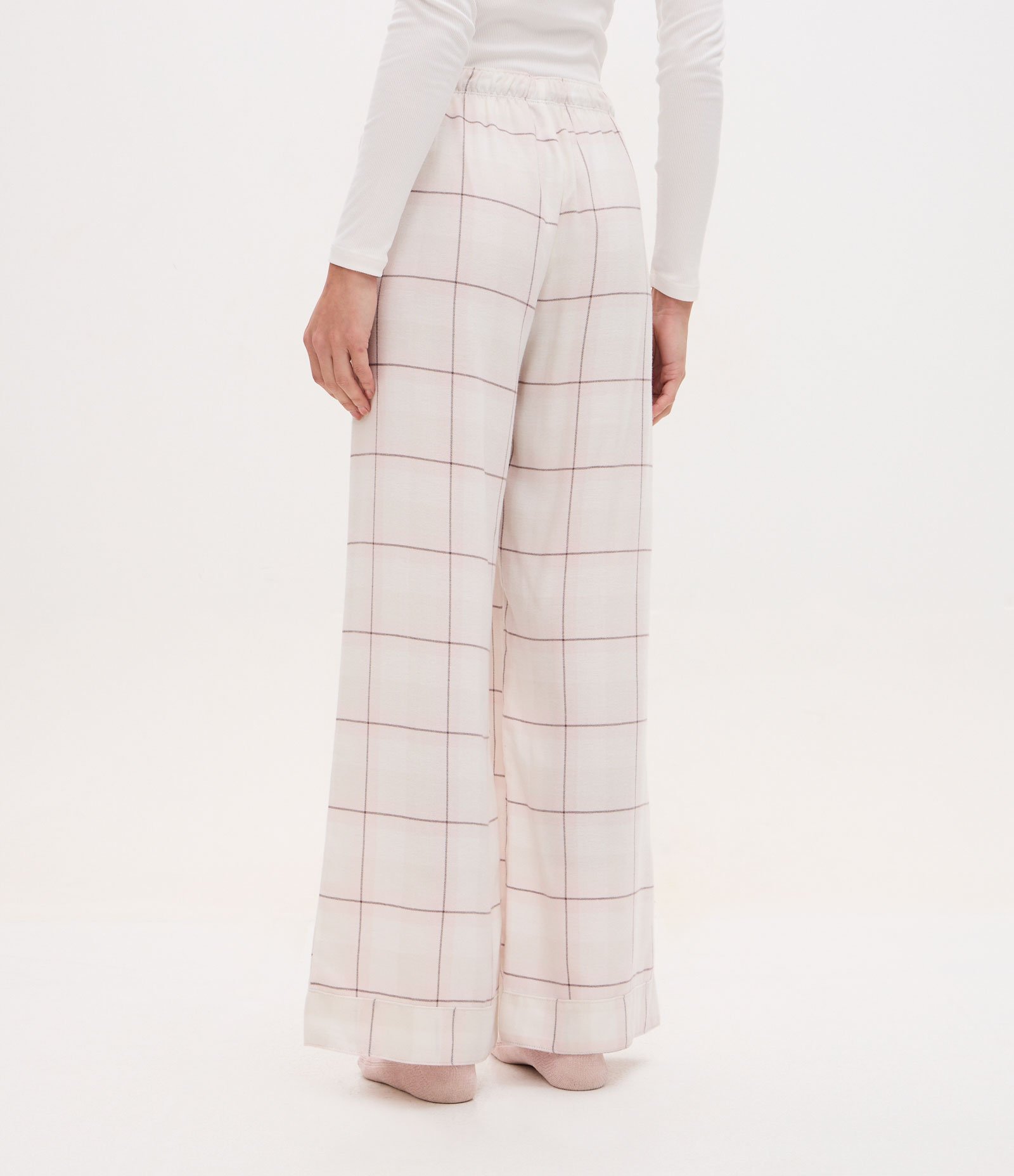 Calça de Pijama em Flanela Xadrez Off White 4