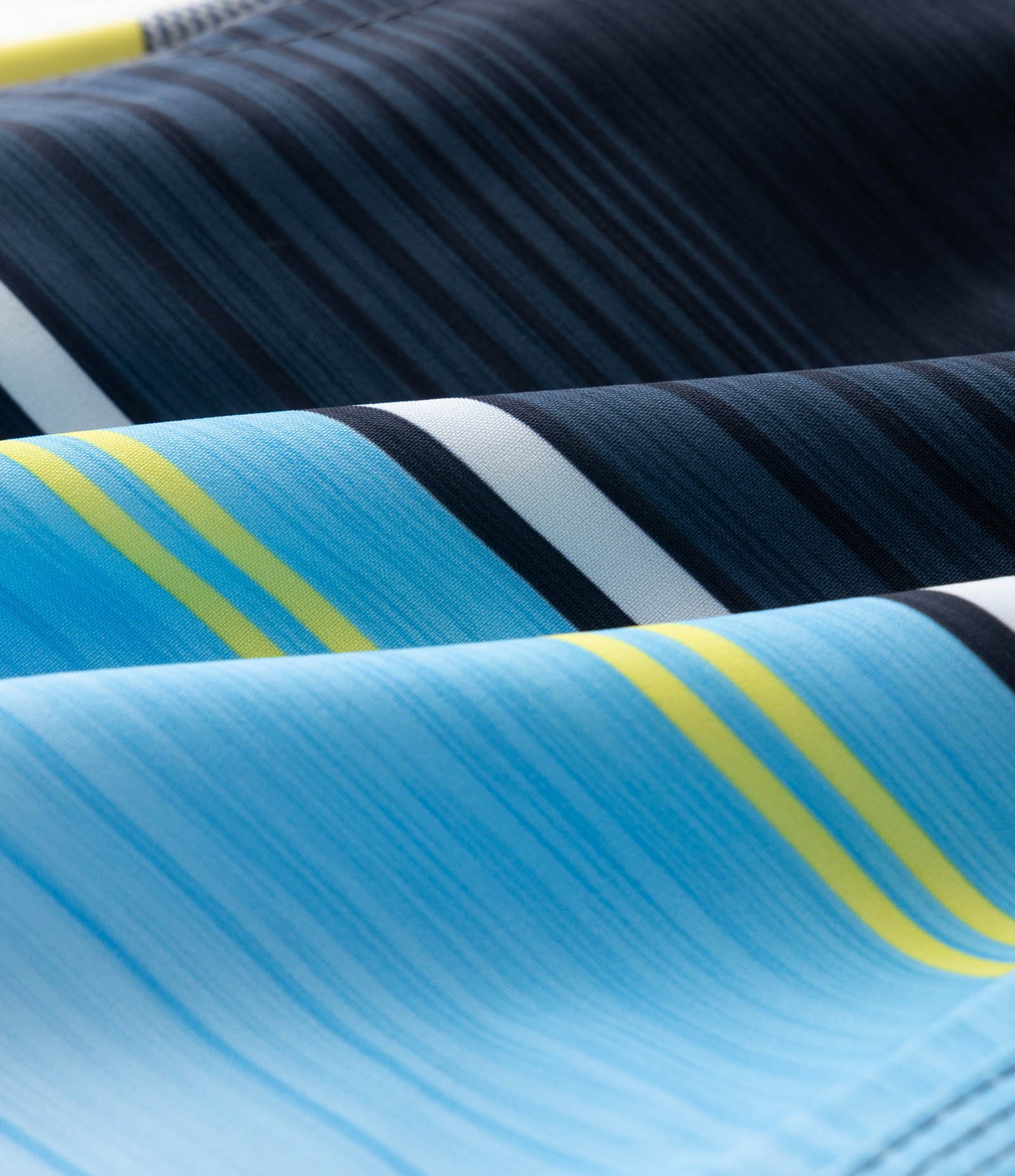 Bermuda Infantil de Banho com Estampa de Listras -Tam 5 a 14 Anos Azul 3