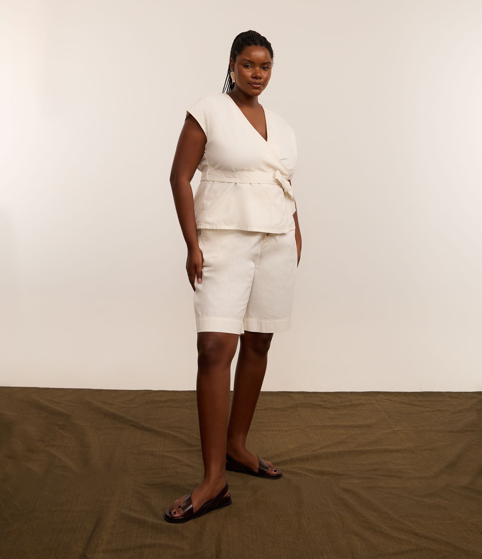 Blusa em Sarja Transpassada com Faixa para Amarração Off White 2