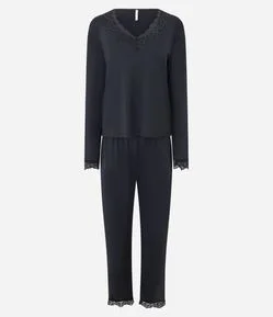 Pijama Longo em Poliamida com Renda no Decote