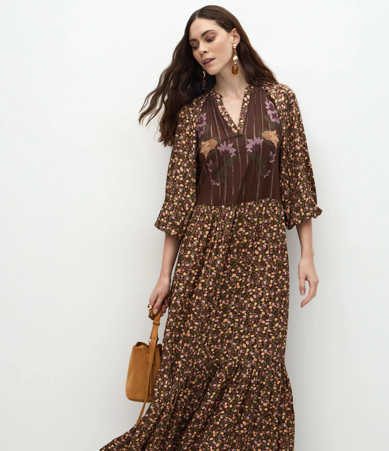 Vestido Midi em Viscose com Bordado e Estampa Floral Marrom 2