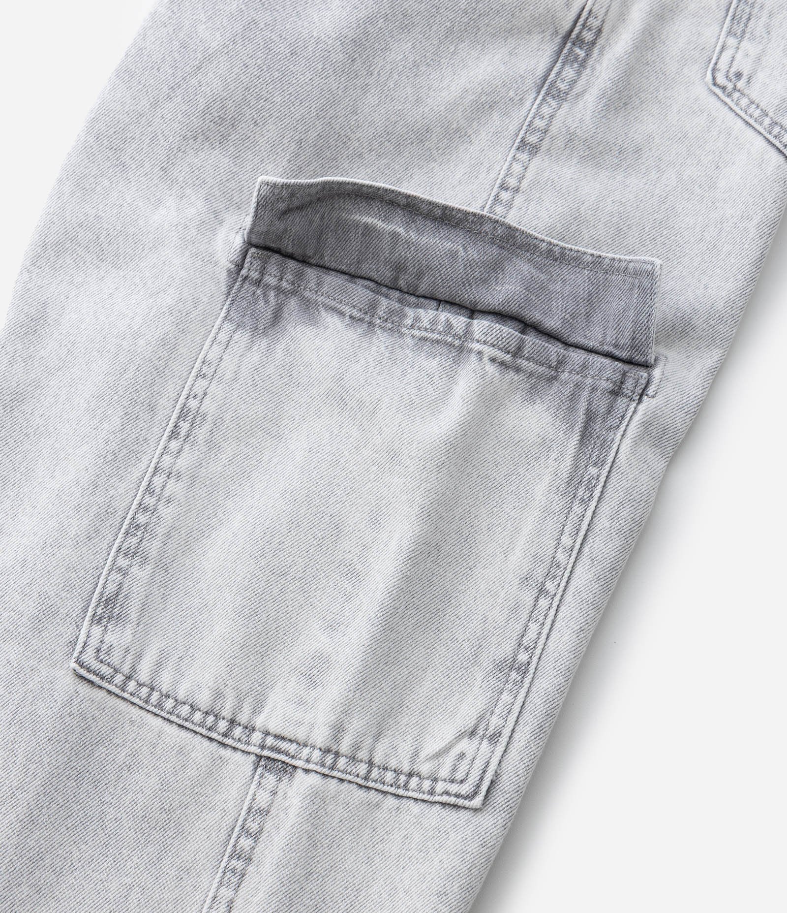 Calça Jeans Baggy com Bolsos Cargo Cinza Claro 4