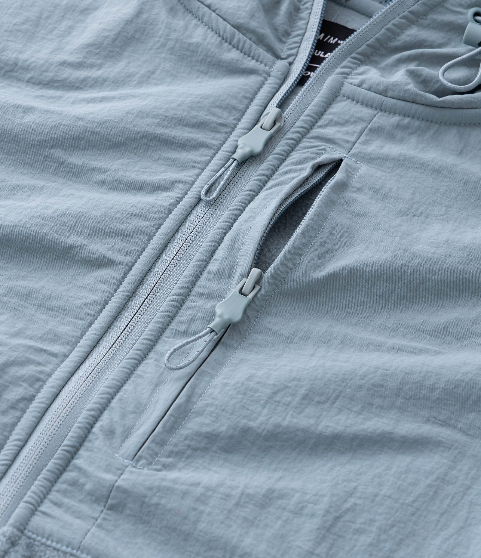 Blusão Masculino Fleece com Capuz e Recorte em Tecido Plano Cinza 9