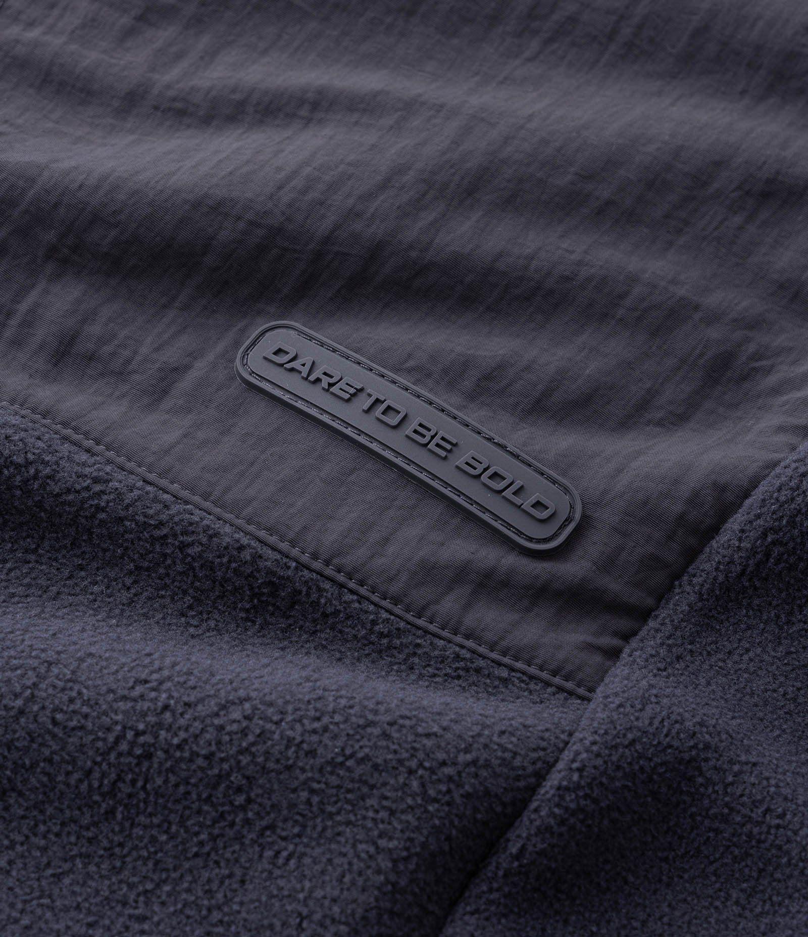Blusão Masculino Fleece com Capuz e Recorte em Tecido Plano Preto 10