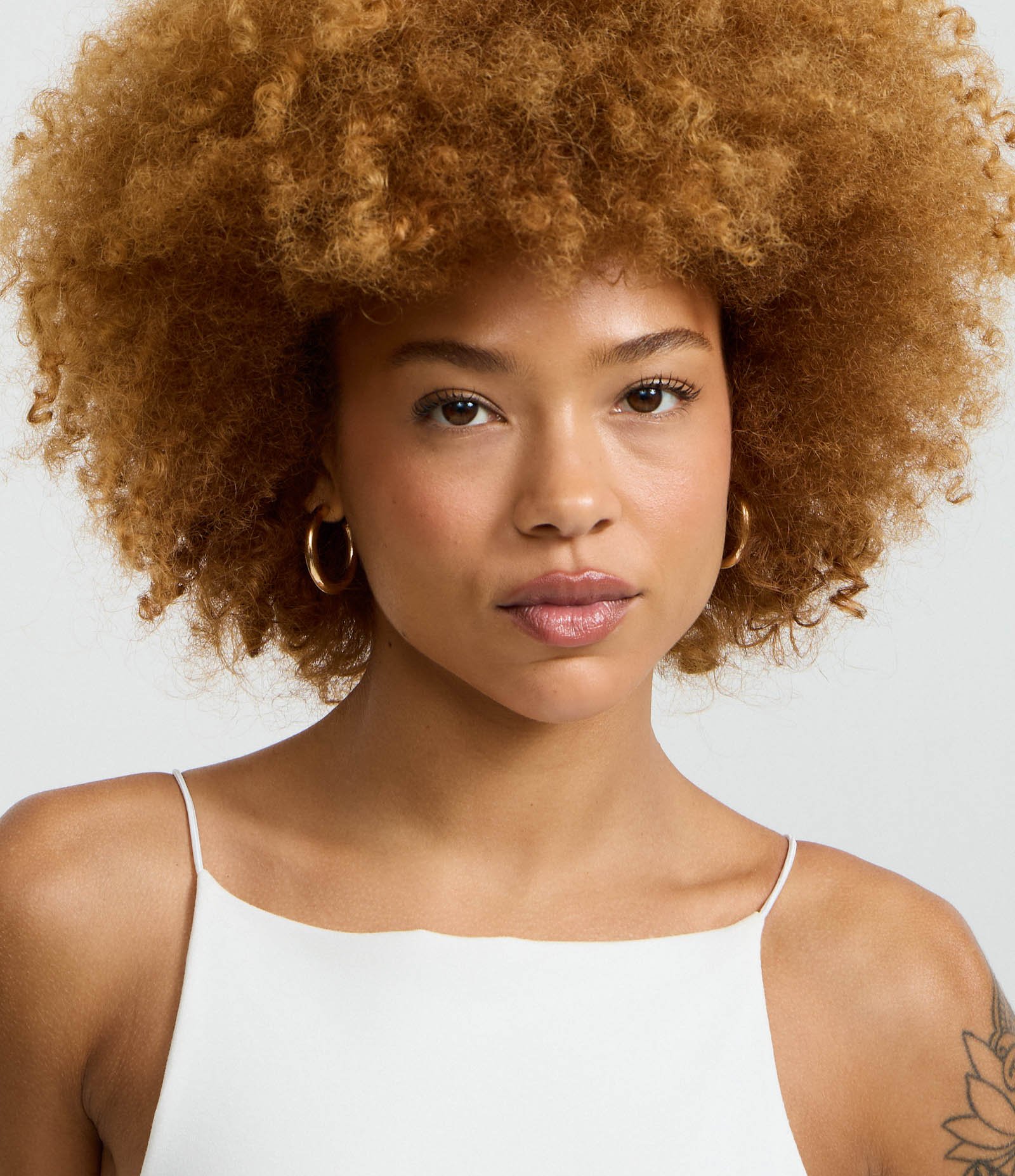 Vestido Midi com Alças Finas e Fenda Branco 3