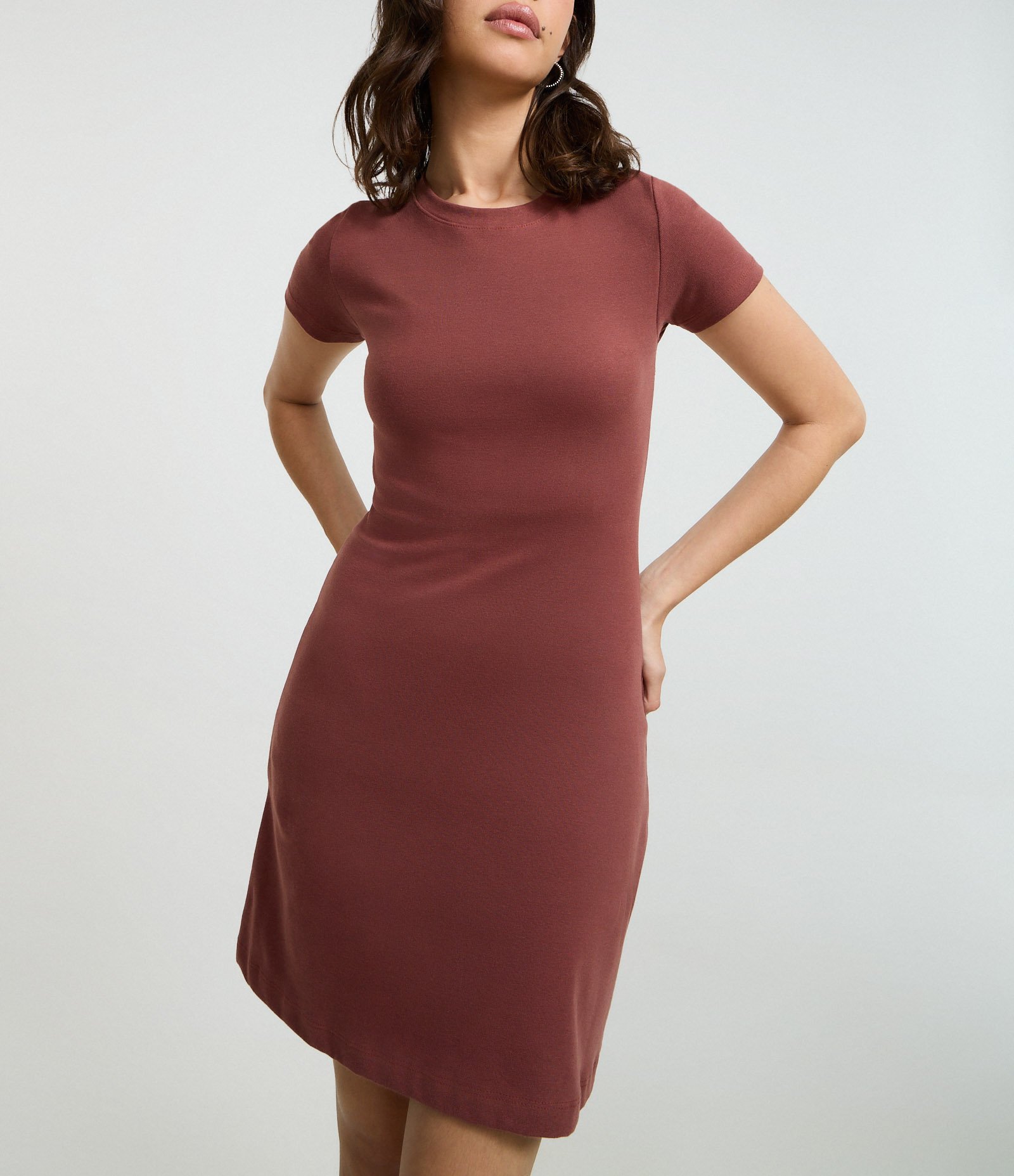 Vestido Curto em Ribana Básico Marrom 2