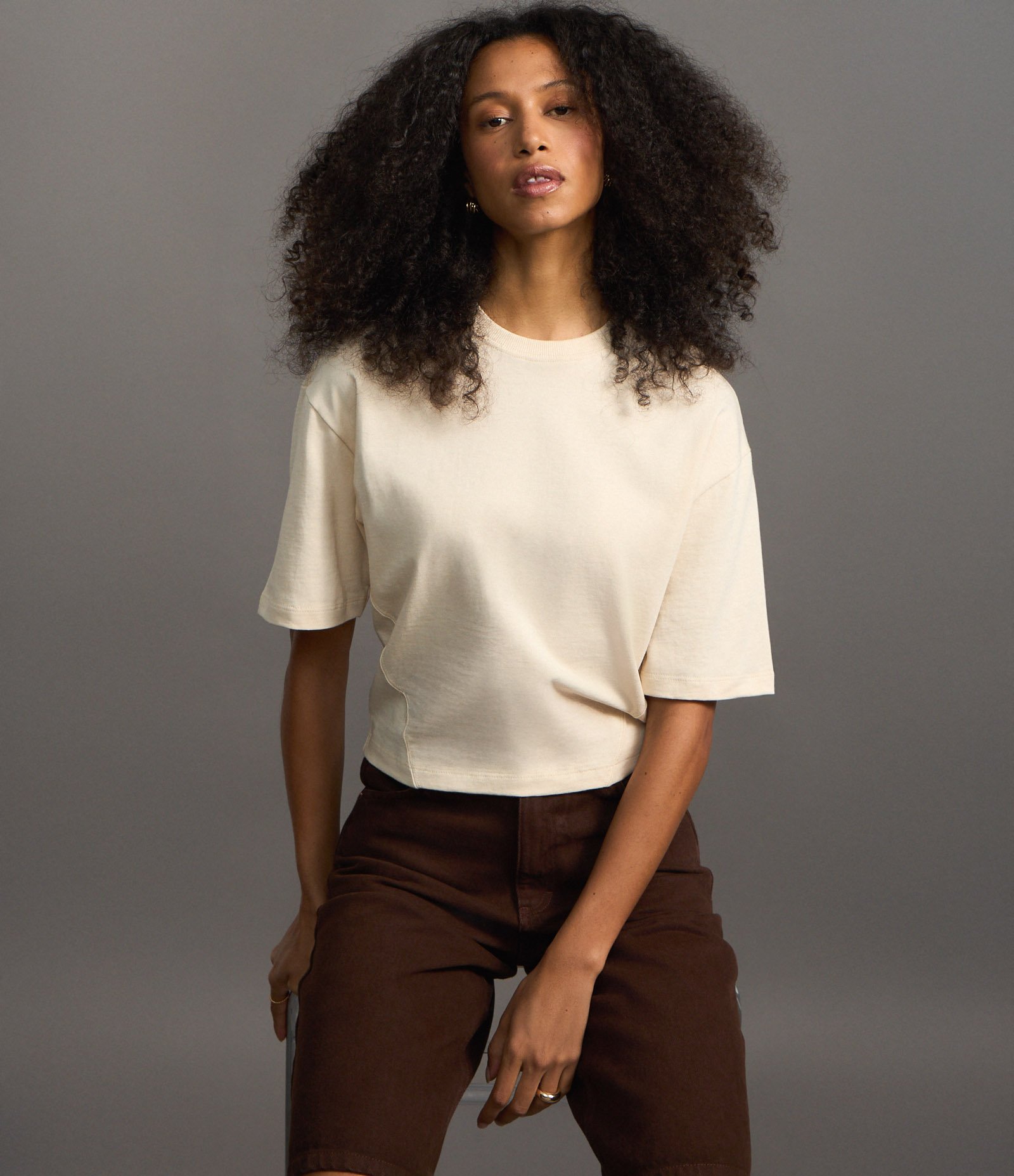 Blusa Básica em Algodão com Barra Ajustada Bege 5