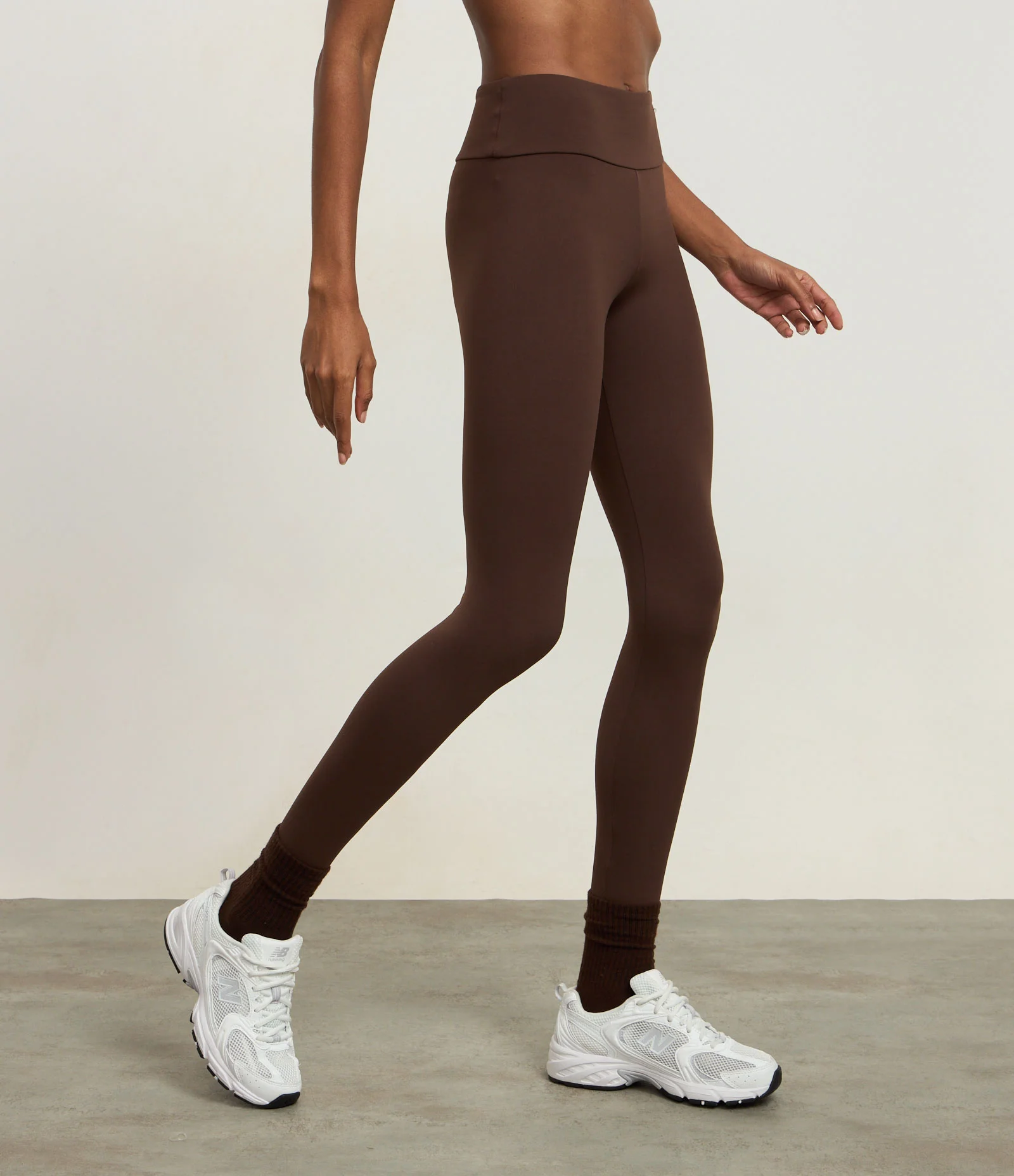 Calça Legging Esportiva em Poliamida com Cós Alto Marrom 2