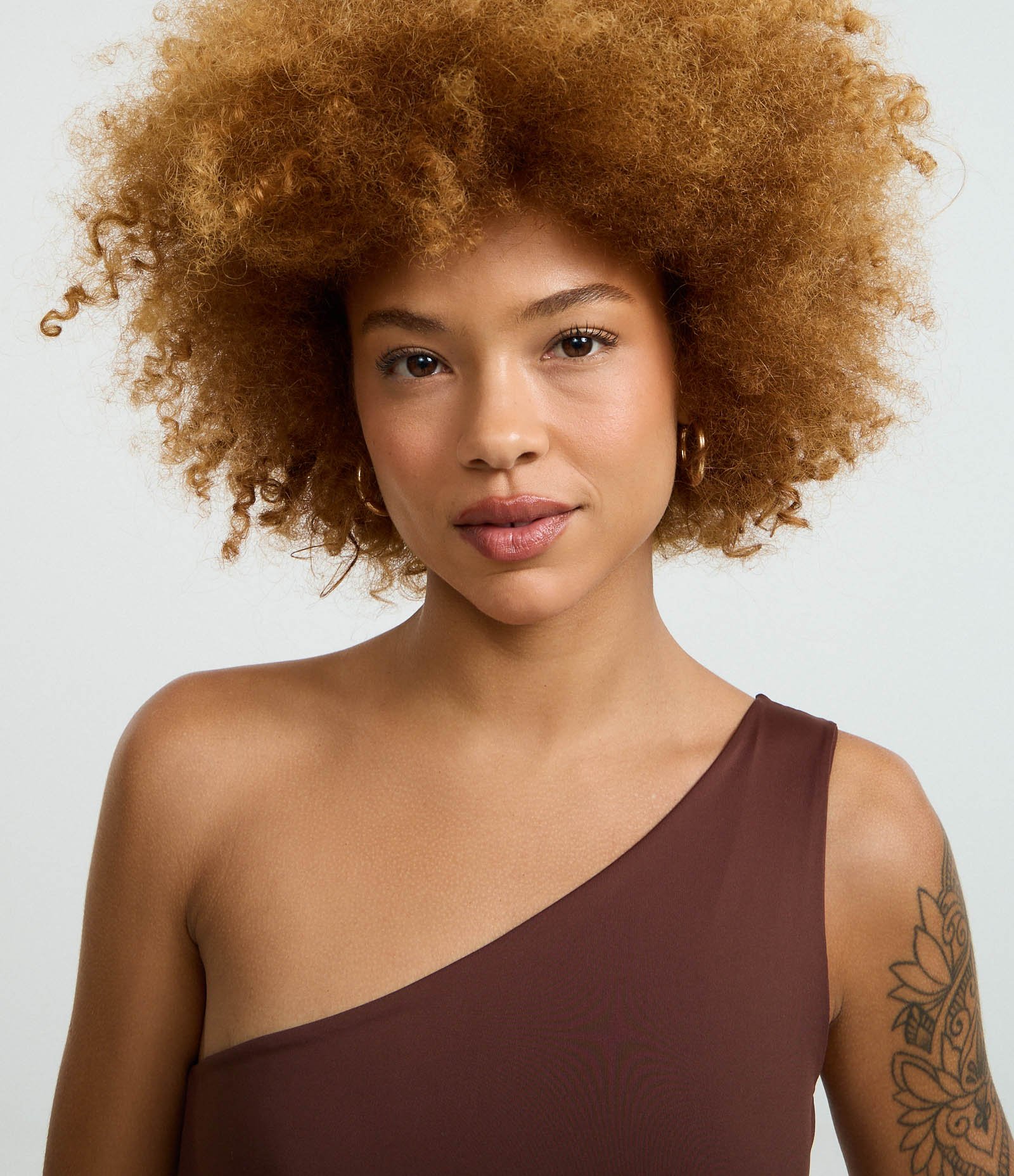 Body Ombro Único em Microfibra Marrom 3