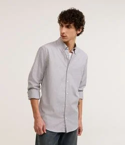 Camisa Regular em Oxford com Listras